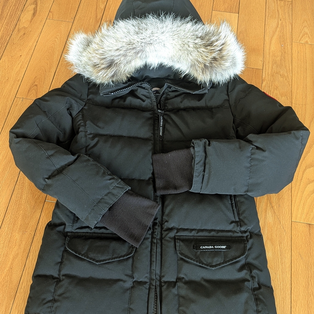 Canada Goose Solaris Black Parka Women's Coat with Fur Trim Size XS. Fits Like S
